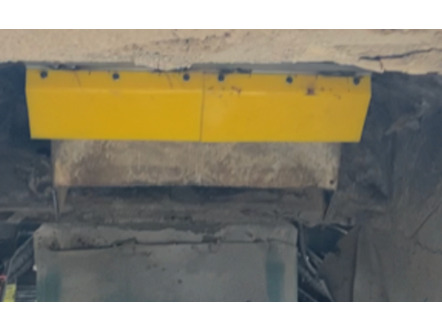 Plenum Huggers and Wipers for Drill Rigs